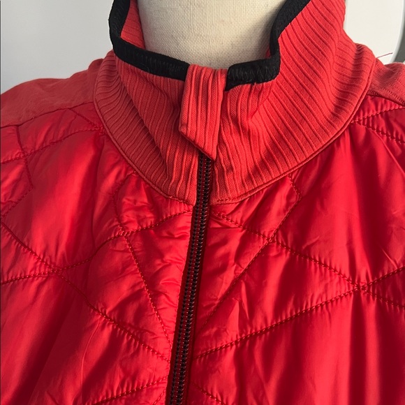 Athleta Insulated Flurry PrimaLoft® Vest - Picture 4 of 9